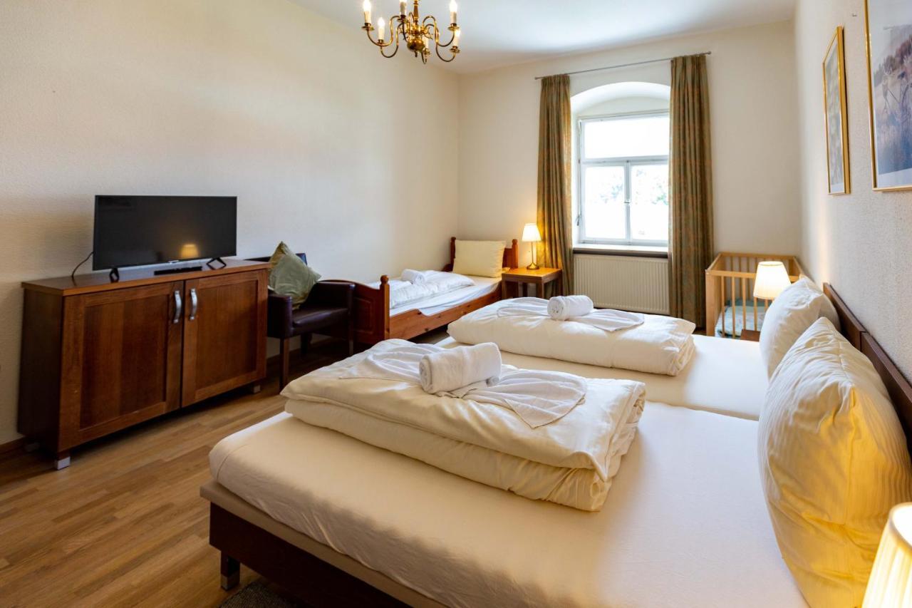Hotel Schyrenhof Scheyern Екстериор снимка